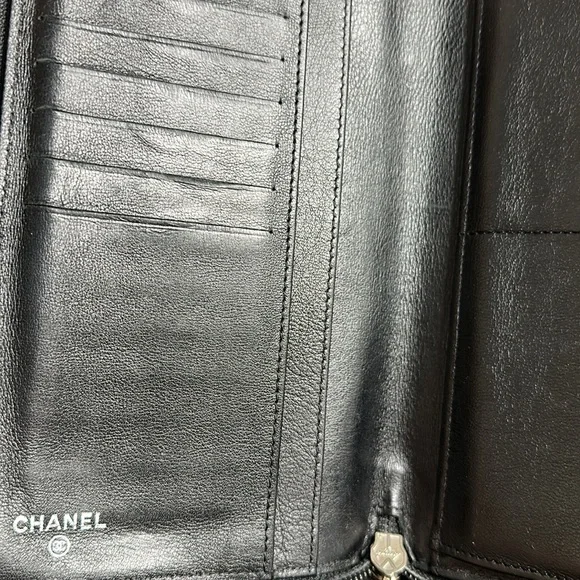 Chanel caviar long zip wallet - Picture 6 of 13